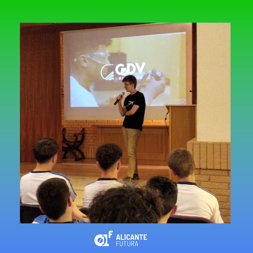 AlicanteFutura's tweet photo. Hoy se ha realizado el programa Emprende en las Aulas. Germán Agulló, CEO de GDV Mobility habló a 90 alumnos del colegio San José Hijas de la Caridad sobre su experiencia de emprendimiento. @carmen_deespana destacó la importancia de la educación para el éxito. #AlicanteFutura https://t.co/ZsFwr8QwiA