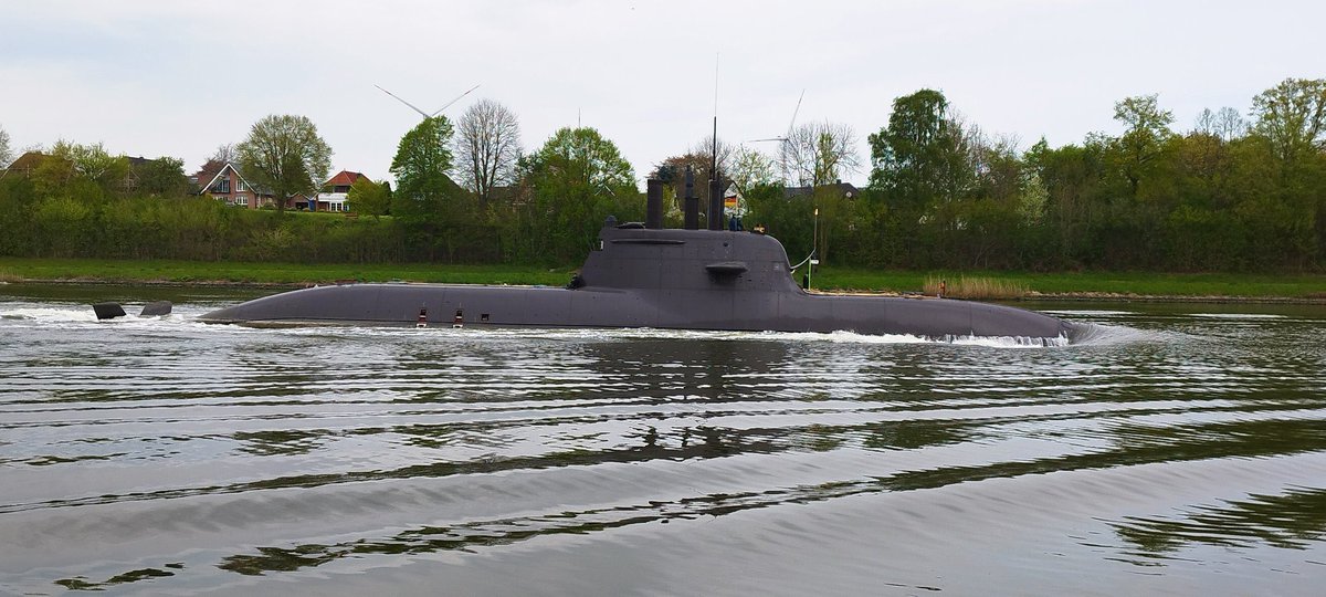 WarshipCam's tweet image. German Navy Type 212 attack submarine S186 (U36) in the Kiel Canal in Germany heading to Kiel - May 10, 2023 #u36 #s186

SRC: TW-@Volker1107