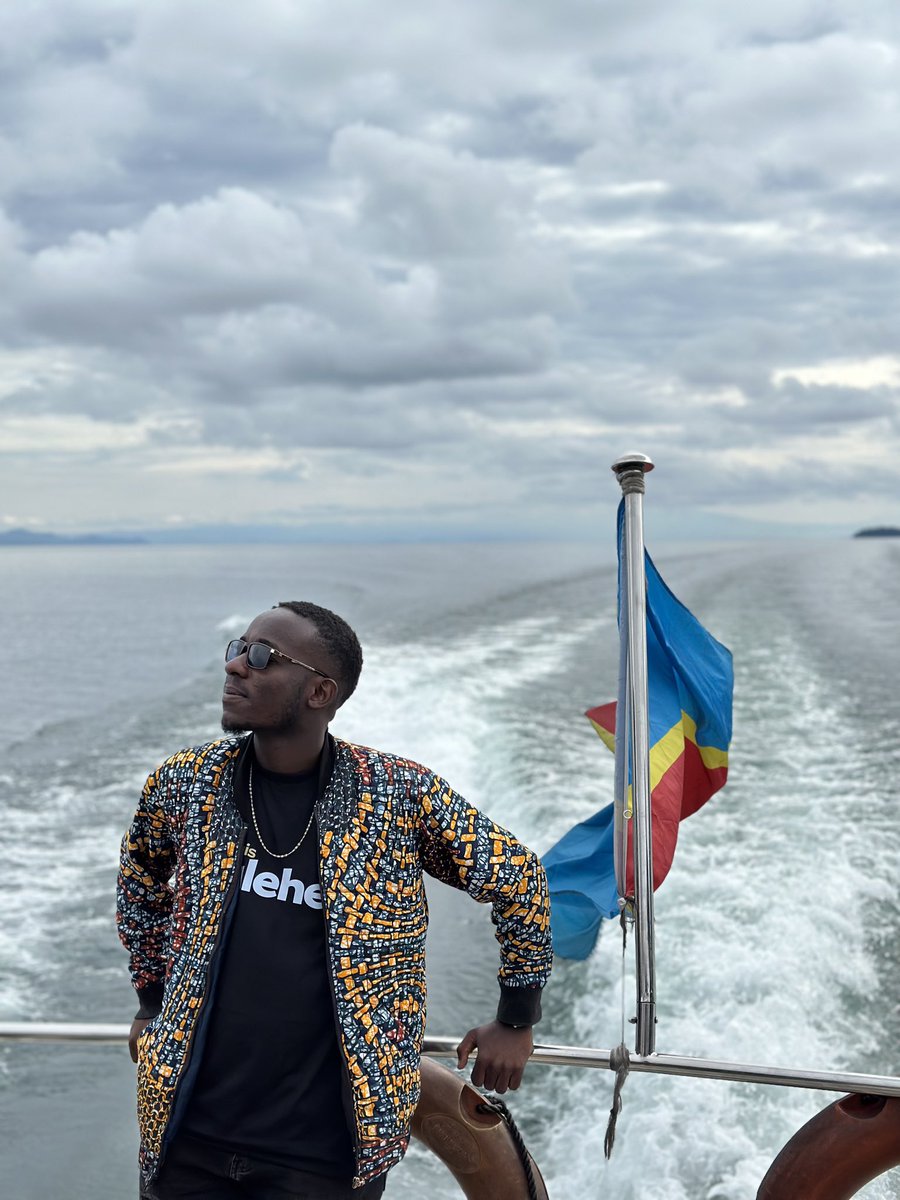 Yanesmweshwa's tweet photo. #RDC #bukvu une journée avec l’aigle 🦅 @leParrainRDC ,le coach,le père préfet @kakese_leon l’ambassadeur @J_MulumbaRDC @malekani_s https://t.co/RHZHfy2TRg