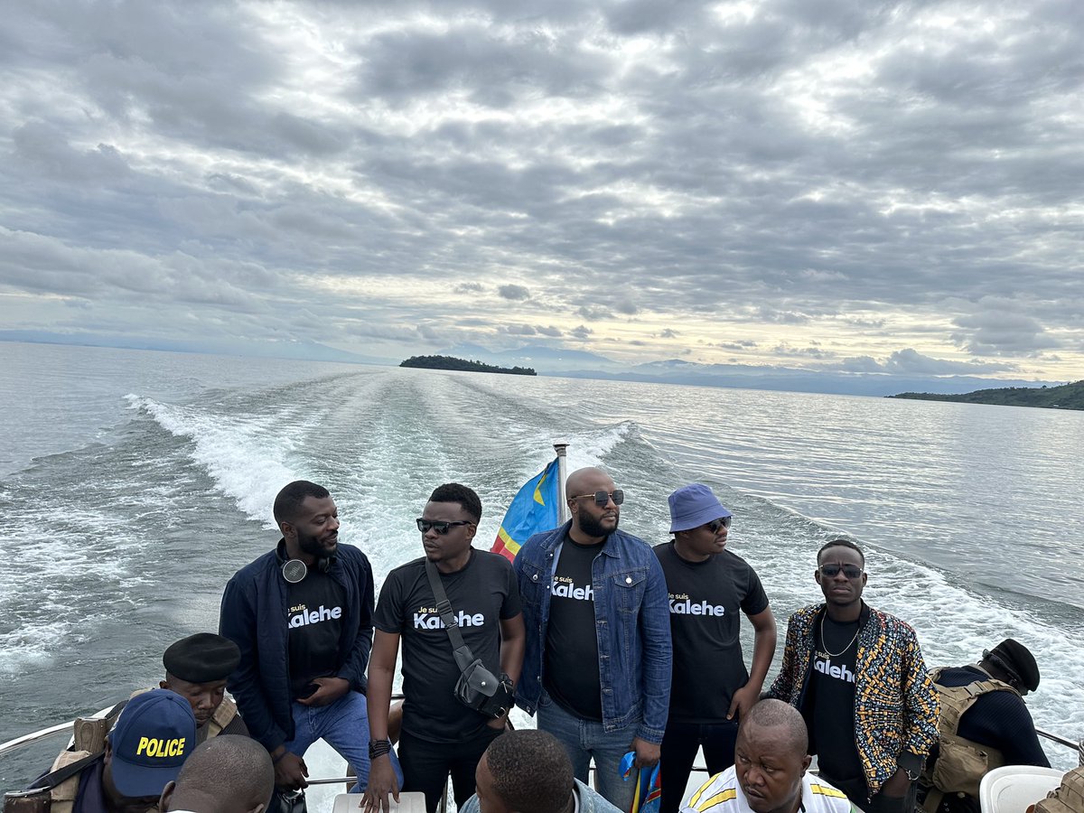Yanesmweshwa's tweet photo. #RDC #bukvu une journée avec l’aigle 🦅 @leParrainRDC ,le coach,le père préfet @kakese_leon l’ambassadeur @J_MulumbaRDC @malekani_s https://t.co/RHZHfy2TRg