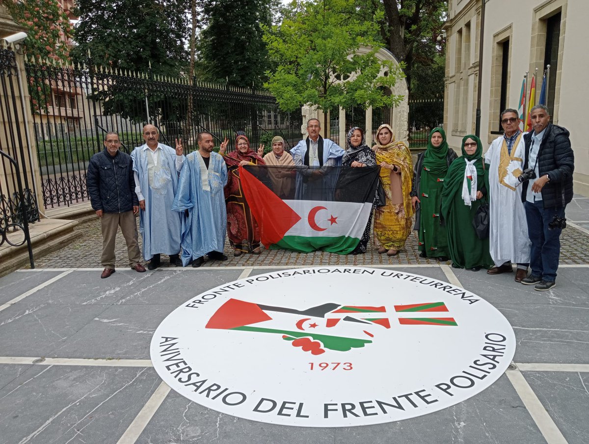 Jadiyetumohtar's tweet photo. La delegación y Diáspora saharaui celebramos el #50aniversario de la fundación del #FPolisario en el #parlamentovasco recibidos por su presidenta #BakartxoTejería y, todos los grupos parlamentarios del Intergrupo Paz y Libertad para el pueblo daharaui,al himno de la #Txalaparta https://t.co/zMCEguRHfq