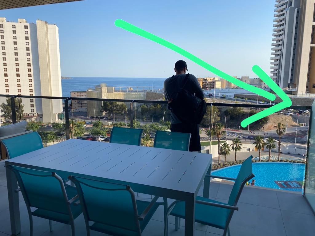 Ep 296 - Hot Toti!

- Safety at last
- THAT Benidorm story (see pic)
- J-Lo impact 
- Fati/Neves truth (more in mailbag)
- Who is offered new deals?
- Time for sentiment?
- Man U preview 

RT for £52.50 #wwfc merch!

62 mins 

expressandstar.com/sport/football…