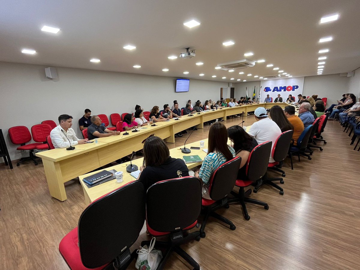 jornaldooeste's tweet image. AMOP reúne municípios para ultimar alinhamentos do 18º Fermop
jornaldooeste.com.br/regiao/amop-re…

📸Prefeitura de Quatro Pontes

▶Leia a matéria completa no site. Link na BIO

#fermop #amop #alinhamentos #festivaldamusica