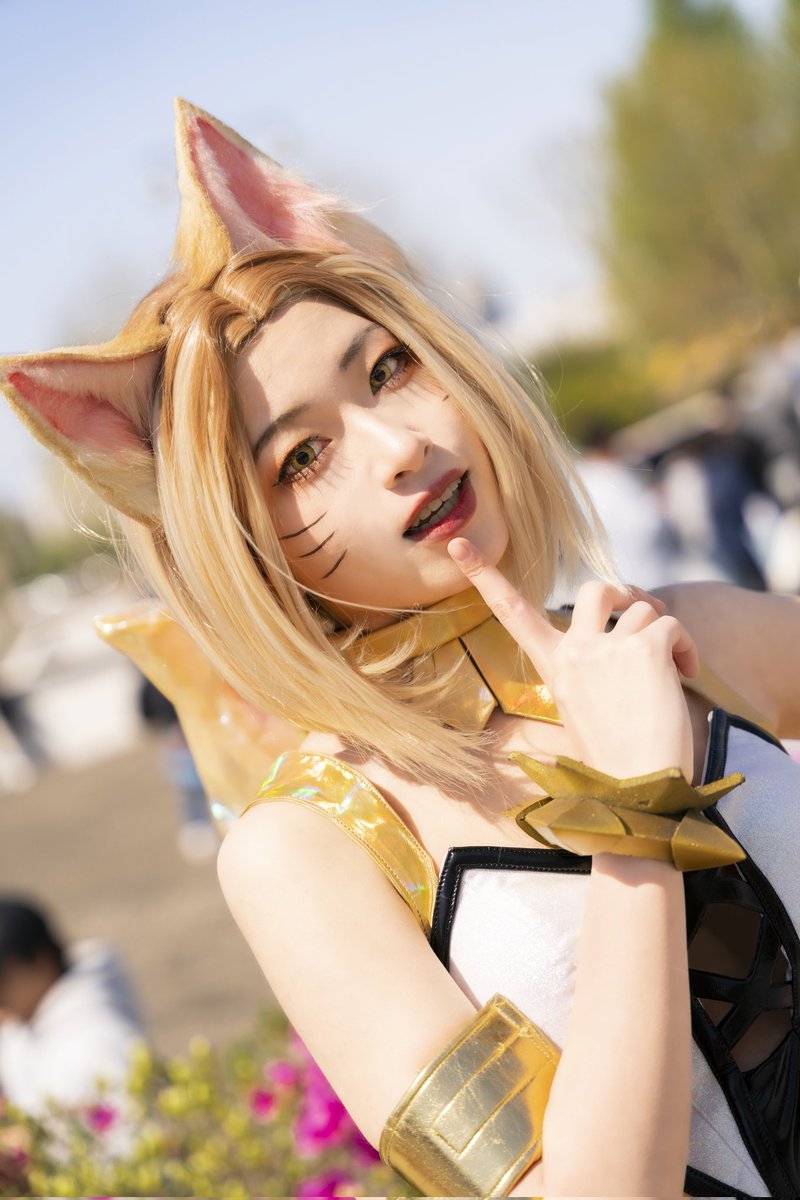 hw_soubin59's tweet photo. 2023 LCK SPRING FINALS 
KDA Ahri Prestige 
Cos By @saeyang_cos 
.
.
#LCK #lckspring #LCKSPRINGfinals #lol #cos #cosplay #롤 #리그오브레전드 #코스프레 #코스프레사진 #아리 #kda아리 #kda아리프레스티지 #kdaahri #kdaahriprestige #Ahri https://t.co/tnUTOLjqyQ