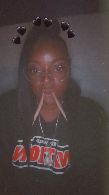 3rd world nation, I be fucked up all day. #Rawpaper #Grabba #smokingweed enjoy a joint with me. https://t<a href="/tag/rawpaper"class="tags">#Rawpaper</a><a href="/tag/smokingweed"class="tags"><span>#smokingweed</span></a><a href="/tag/grabba"class="tags"><span>#grabba</span></a>