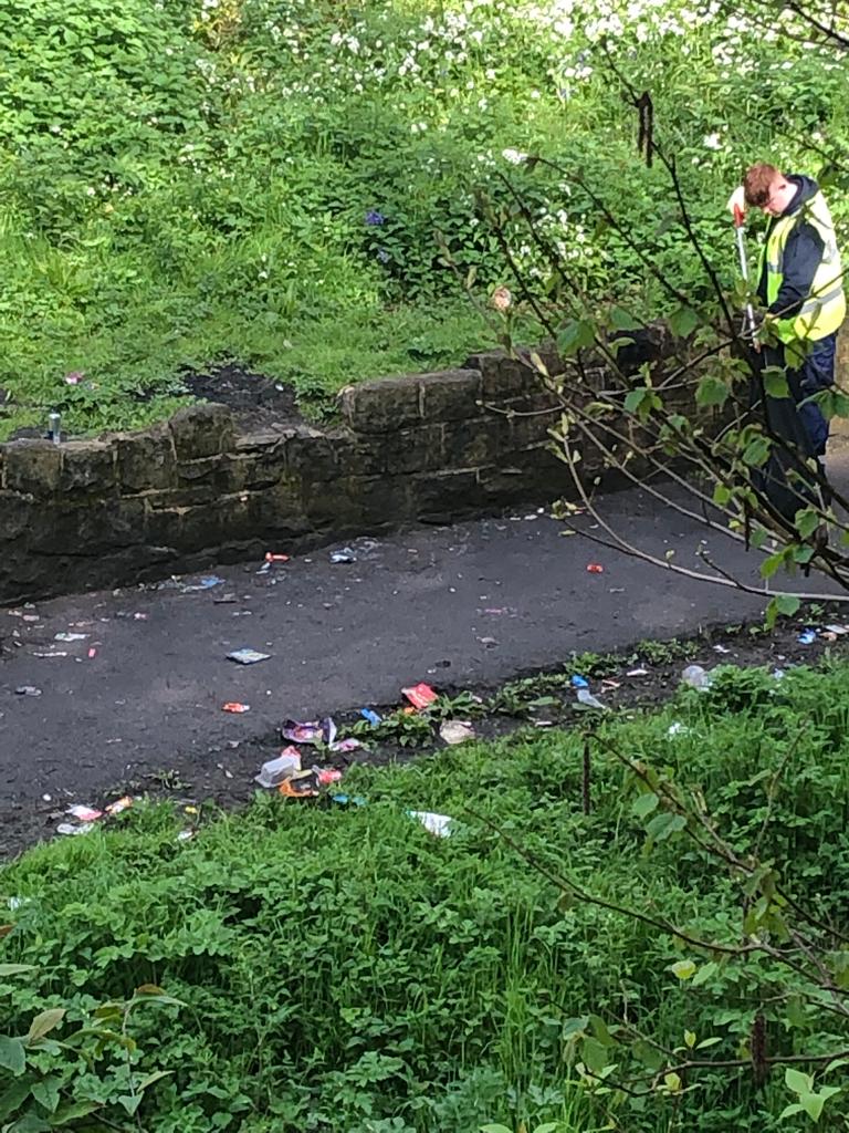 The_Skill_Mill's tweet photo. Cleaning up local areas as part of the #BringBacktheDenes #project. #Partnership working between @SkillMillDurham and @PtrleeTC to #cleanup #parks and improve #communitysafety. 
@IiC_rights @togetherdurham @DurhamPCC @DurhamCouncil @EDGENorthEast1 @nestrg @durham_uni #socent https://t.co/Nl3Sj8knqj