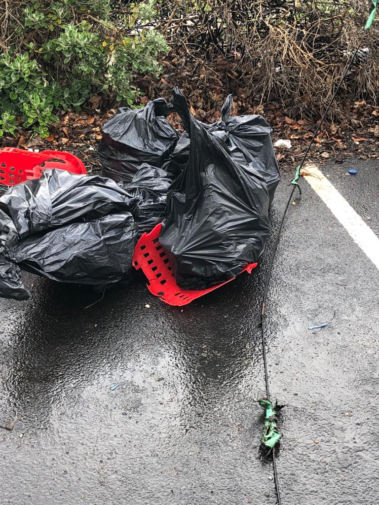 The_Skill_Mill's tweet photo. Cleaning up local areas as part of the #BringBacktheDenes #project. #Partnership working between @SkillMillDurham and @PtrleeTC to #cleanup #parks and improve #communitysafety. 
@IiC_rights @togetherdurham @DurhamPCC @DurhamCouncil @EDGENorthEast1 @nestrg @durham_uni #socent https://t.co/Nl3Sj8knqj