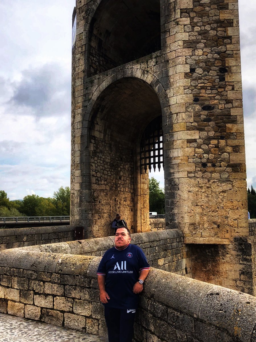 ManuHunter23's tweet photo. Cuando rimo mi lírica no es violenta, para violenta ya es la realidad que vivimos cada día.....
#Manuhunter23 #mpsesp #RapLife #lifestyle #pic #Hunter #valenciastreet #realityrap #realityhigh #violencephysique #Violenceistheproblem #dayinthelife #dayaday https://t.co/koeLWC8CmY