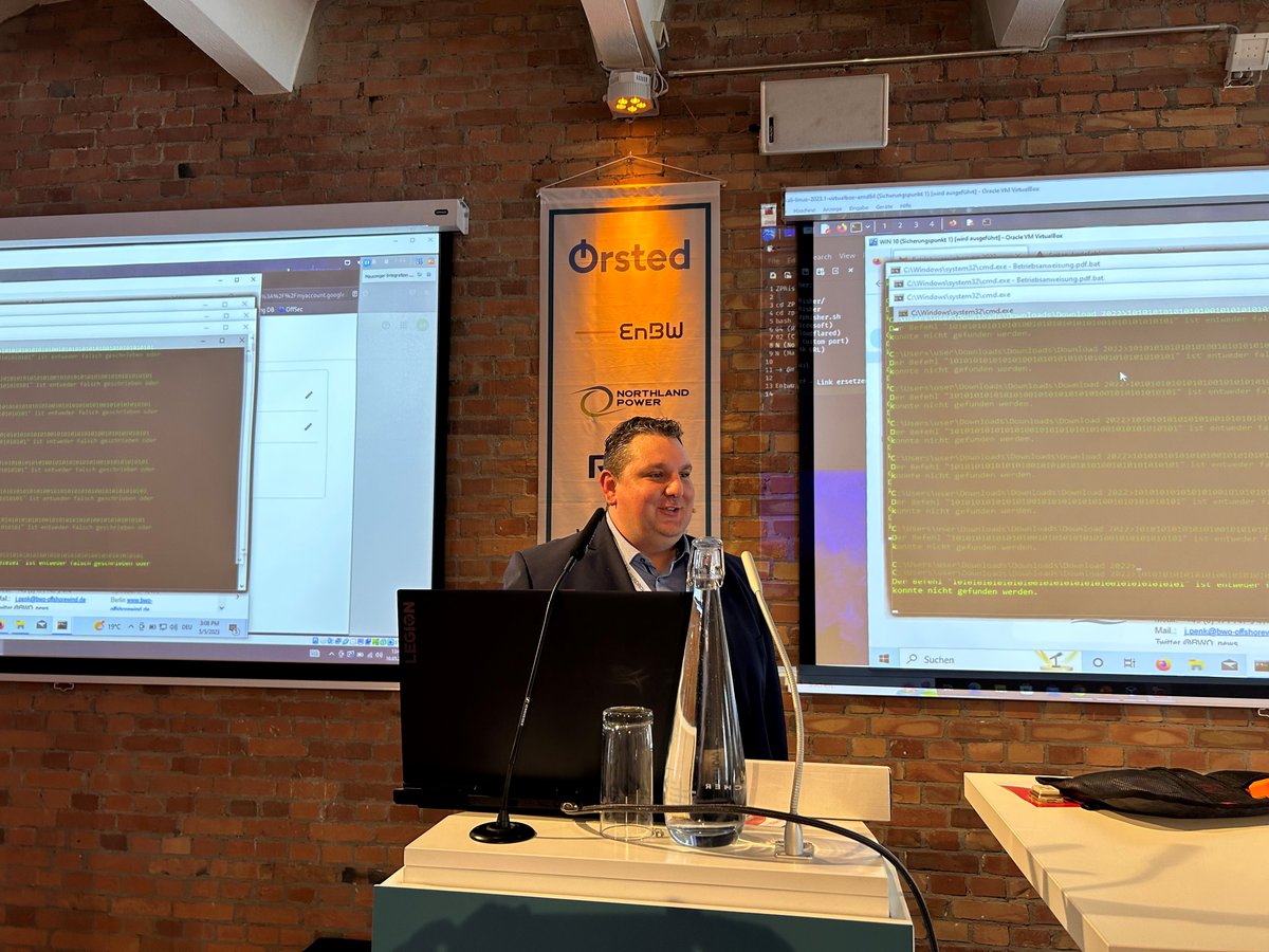 Gerade gibt es eine #Cyberattacke in #Berlin! Allerdings kontrolliert und nur als Teil eines Live-Hackings auf der #ZukunftOffshore2023. Live vor Ort zeigt Andreas Kunz, CEO von Connecting Media, wie einfach, schnell und zielsicher ein #Hackerangriff durchgeführt werden kann.