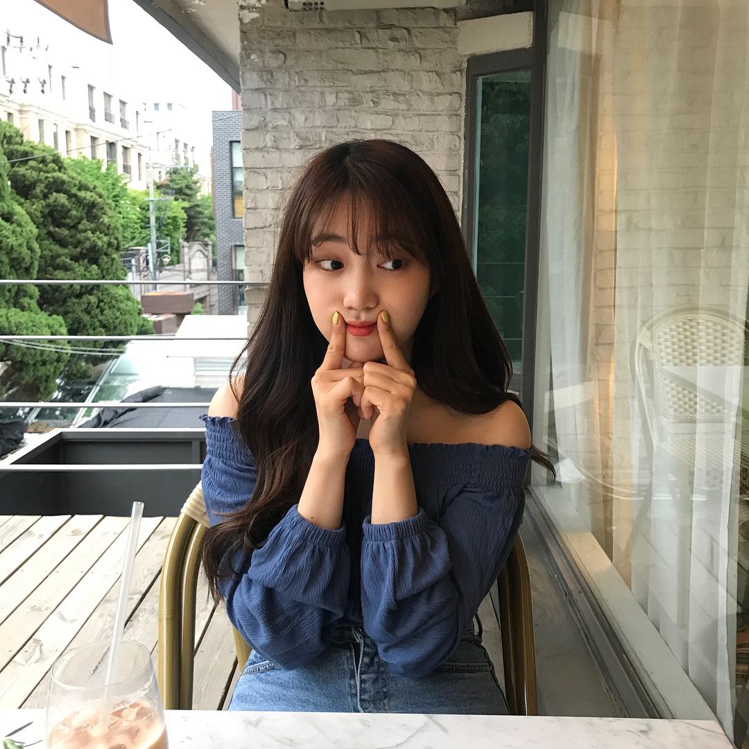 trixbite's tweet image. — Bom dia, queridos! Dormiram bem?

Hoje eu dei a sorte da aula ter sido cancelada, então aproveitei para passear com alguns colegas de turma. Pretendemos ir ao cinema também! 

Espero que todos tenham uma manhã agradável e divertida. 🌬️