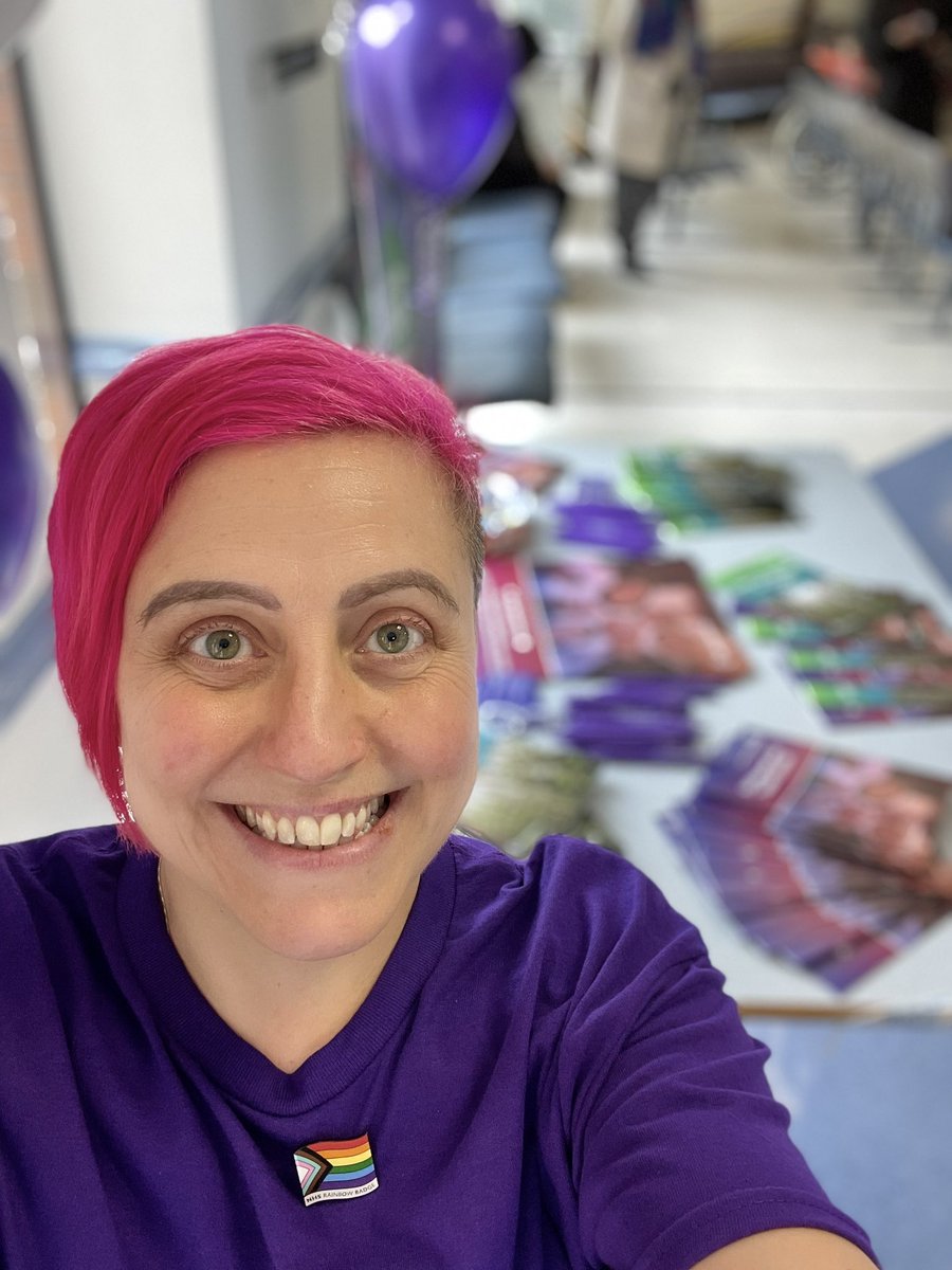 karen_amanda94's tweet photo. Spending the day being v visible for the LGBT+ Staff Network today during Staff Network Day!
@olgalwalters and I repping at Solihull Hospital.
#staffnetworkday #StrongerTogether https://t.co/DComgjrR8K