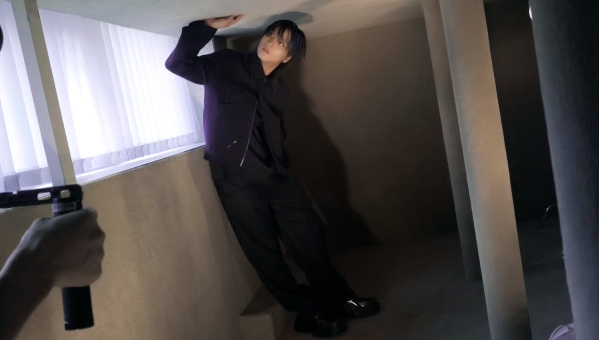 lhcdaily's tweet photo. haechan picked the all black outfit as his favorite https://t.co/zw22xSuYzL