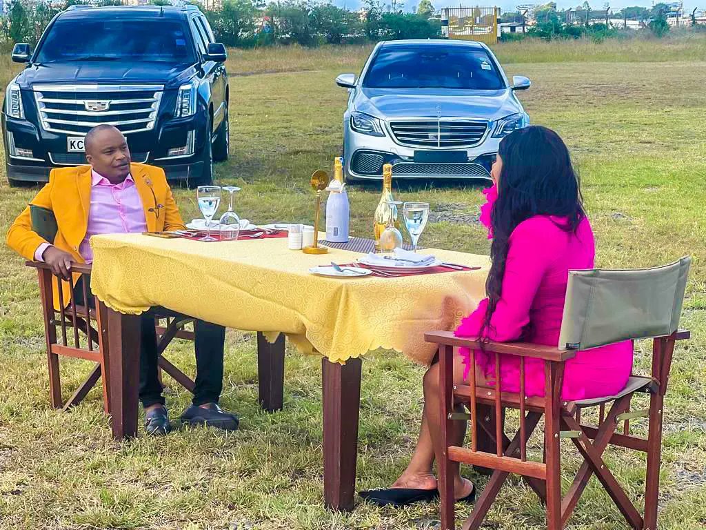 RealJaguarKenya's tweet photo. Nobody can be you better than yourself. https://t.co/ySyEpBA7lx