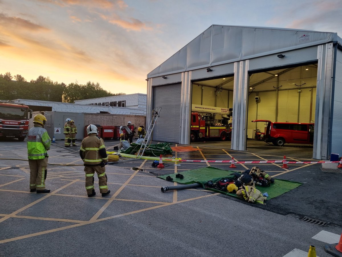 Joint Hazmat training last night for <a href="/SFRS_Cleobury/">Cleobury Mortimer Fire Station</a> &amp; <a href="/SFRS_TelfordCtl/">Telford Station</a> White watch. Great discussions initially before successfully undertaking a practical, safe phased approach 👏  #alwayslearning #alloneteam #hazmat #hazardousmaterials #decontamination #fireservice <a href="/shropsfire/">Shropshire Fire and Rescue Service</a>