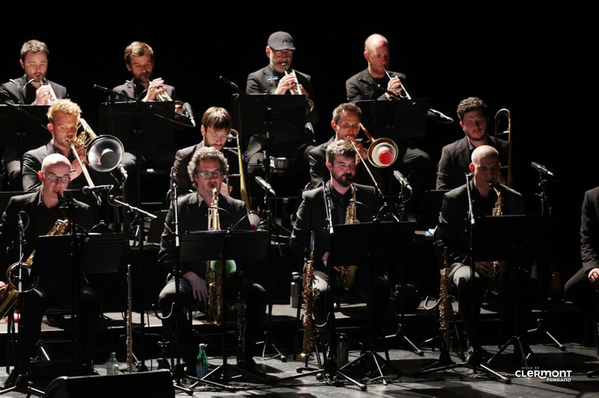 ClermontFd's tweet photo. Graines de Spectacles a clôturé sa saison en beauté hier soir à la Maison de la Culture avec le spectacle "La voix d'Ella", conte musical autour d'Ella Fitzgerald. Retour en images sur cette soirée jazz qui a conquis le public !
#Jazz #ConteMusical #ClermontFd https://t.co/ujcOhIMPDt