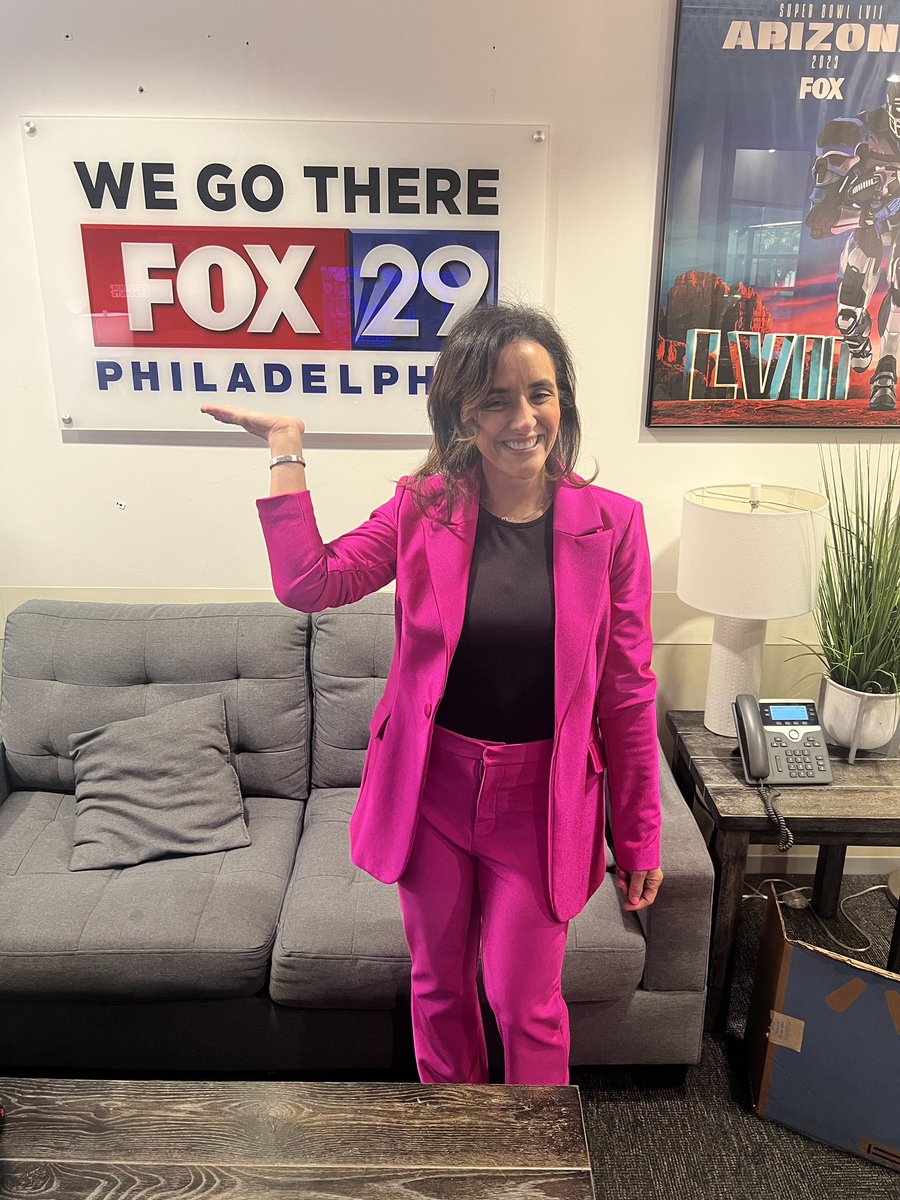 theboobiedocs's tweet photo. Here we go!!  

Catch me on Good Day Philadelphia on Fox 29 Philly at 8:05 am to discuss the new #usptf #breastcancer screening recommendations &amp; why they don’t go far enough.   💕 https://t.co/xqbXL4j6HO