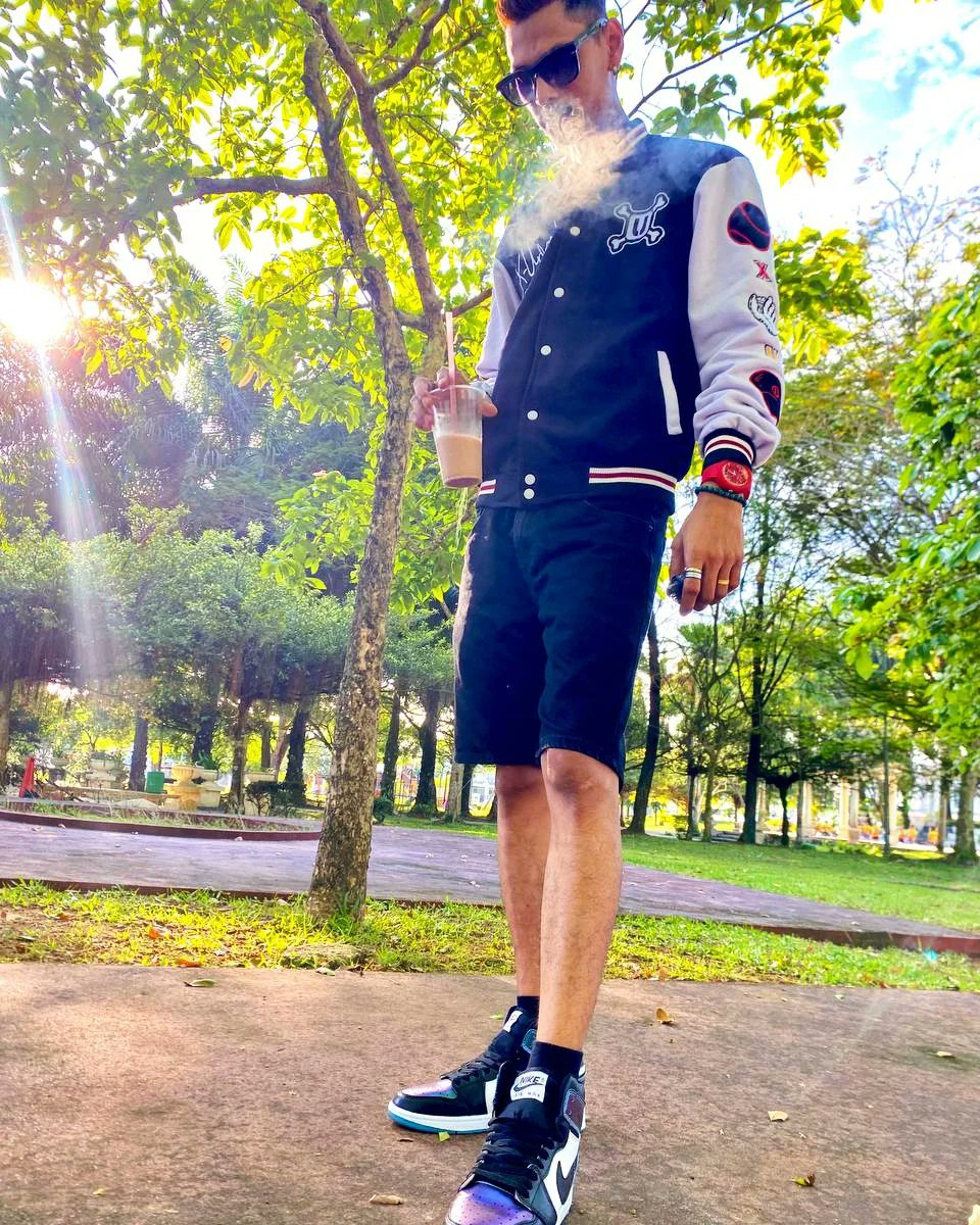 AaronTrex93's tweet photo. In my shoes just to see what it's like to be me 👟 https://t.co/U5Sh9y3zqE