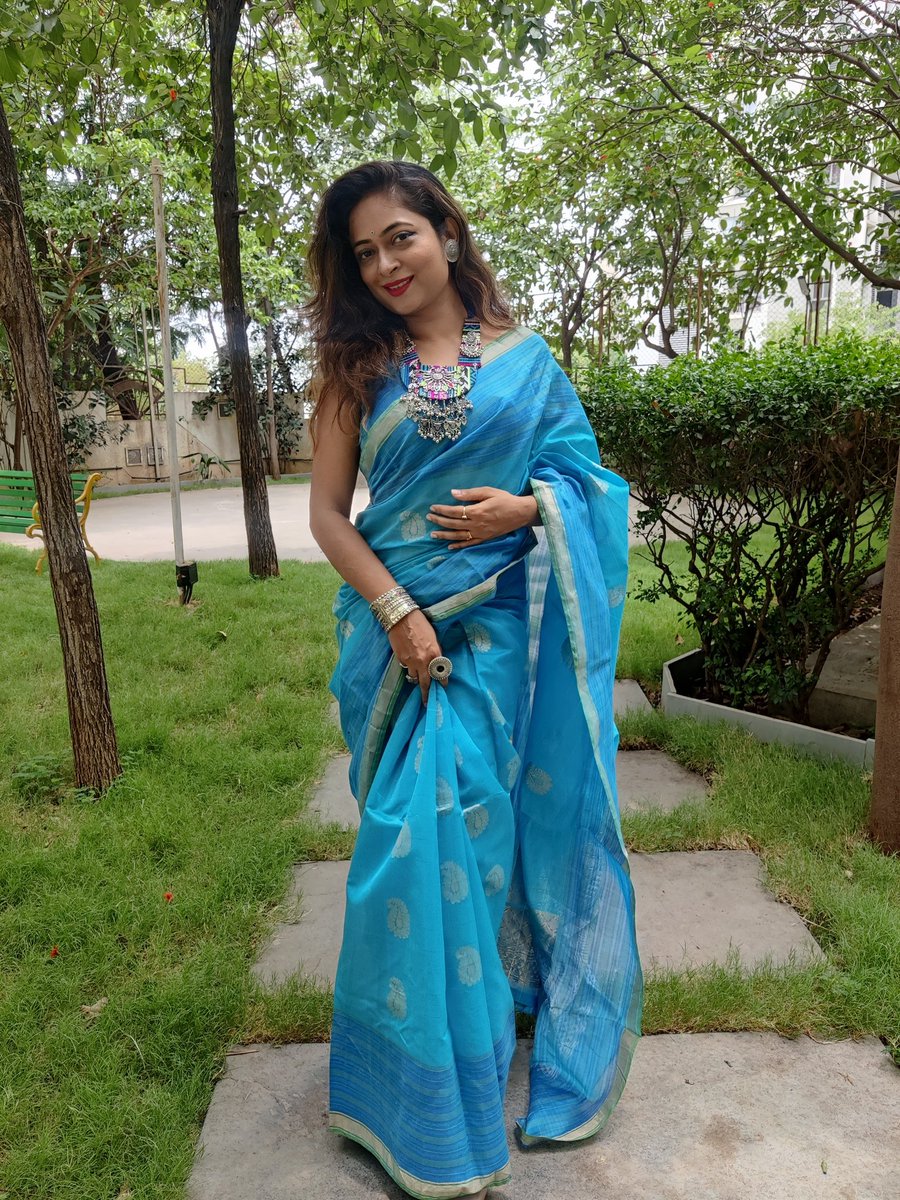 Wrapped in traditions,
Styled with grace.

#sareelove #saree #sareedraping #sareefashion #punekars #puneblogger

#punefashionblogger #mumbaifashionblogger

#puneinsta #pune #punecity #mumbai_ig #puneinstagrammers #traditionalwear

#ethnicwear #traditional #indianwear

2️⃣4️⃣