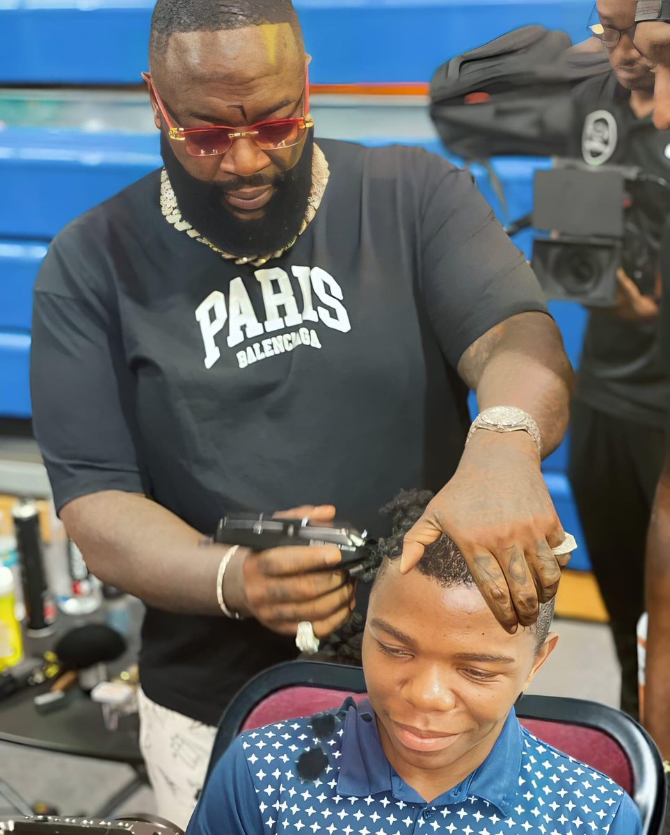 KbRemix's tweet photo. Boss 😁 @Naija_PR https://t.co/A39ApwHVHC