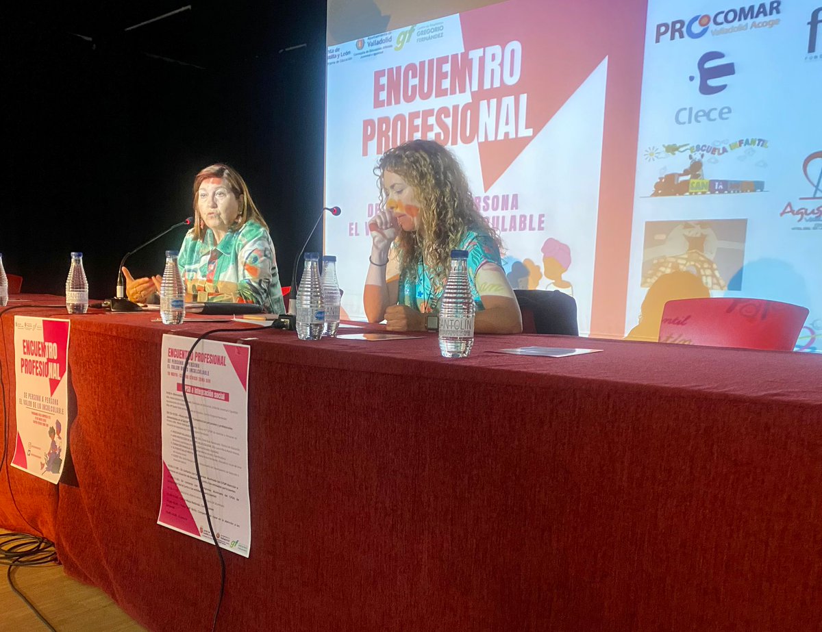 AyuntamientoVLL's tweet photo. El Centro de FP @gregorioferva celebra hoy el Encuentro profesional: de persona a persona, en el Centro Cívico Zona Sur. Asiste la concejala de Educación, @Vickyquinta https://t.co/BFUem4kbvk