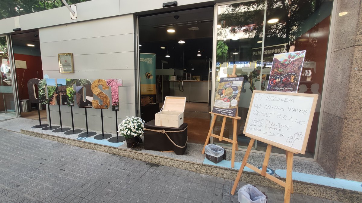 During the #ICAW2023, <a href="/residuscat/">Agència de Residus</a> is delivering free compost in order to encourage people to separate biowaste! 

For Healthier Soil, Healthier Food… Compost!
#biowaste #circulareconomy