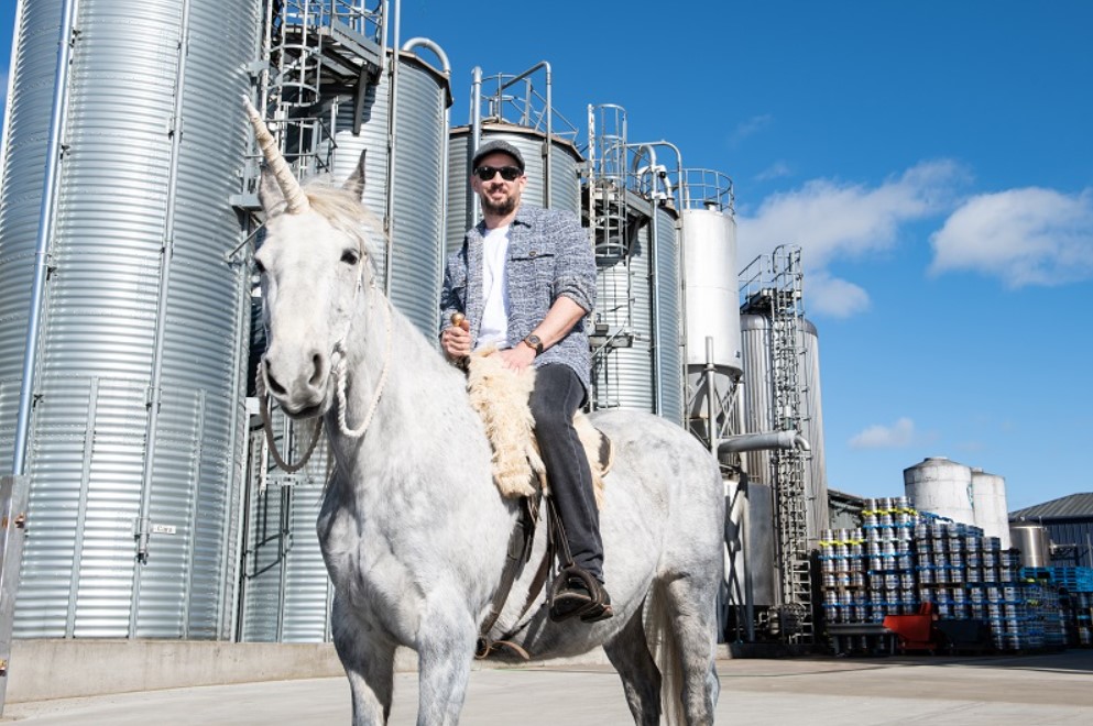 crowdinvestnow's tweet photo. Brewdog CEO James Watt is investing £5m in a search for #unicornstartups, and has identified Leeds-based #fintech Tred, a green #neobank, as one of 20 early contenders. #Retailinvestors can follow Watt's lead now via #equitycrowdfunding on Crowdcube.
https://t.co/XFWpZcYsnY https://t.co/6rxFuh2kSW