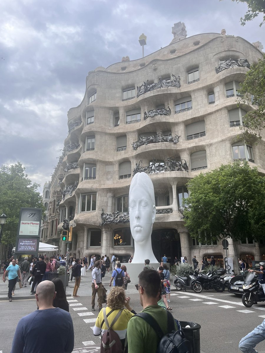 Super thought-provoking first day at the immuno-oncology breakthroughs conference, located at the stunning la pedrera. Loaded up on tapas ready for day 2!
#eacrImmunoOncology