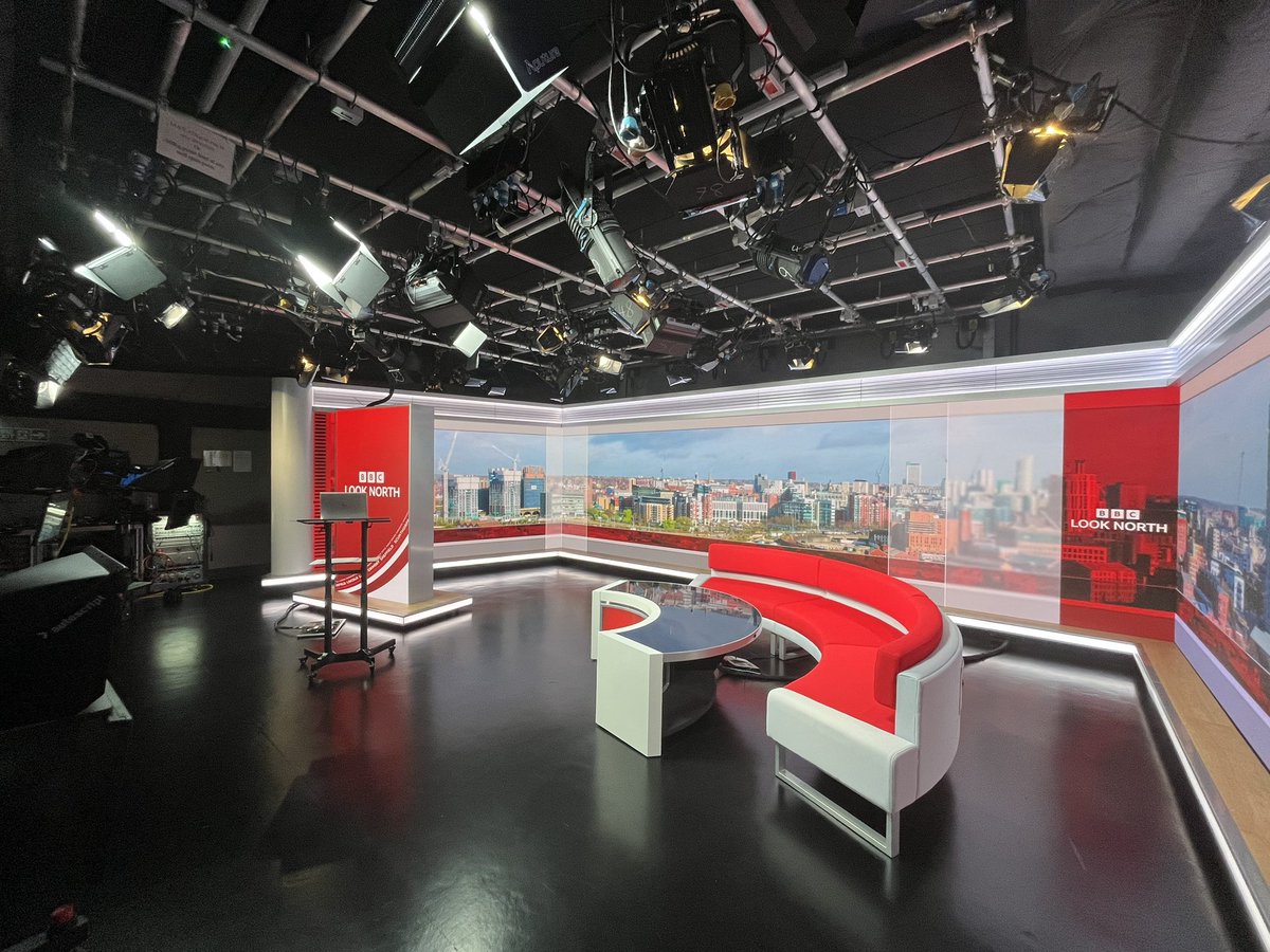 Corinne Wheatley (@corinnewheatley) on Twitter photo I have the pleasure of presenting <a href="/BBCLookNorth/">BBC Yorkshire</a> <a href="/looknorthBBC/">BBC East Yorkshire</a> breakfast bulletins this morning - the first breakfast opts to come from our fancy new set in the Leeds studio. I get to stand next to a giant mobile phone screen. Exciting. No technical nightmares...so far 🤞📺 I have the pleasure of presenting <a href="/BBCLookNorth/">BBC Yorkshire</a> <a href="/looknorthBBC/">BBC East Yorkshire</a> breakfast bulletins this morning - the first breakfast opts to come from our fancy new set in the Leeds studio. I get to stand next to a giant mobile phone screen. Exciting. No technical nightmares...so far 🤞📺