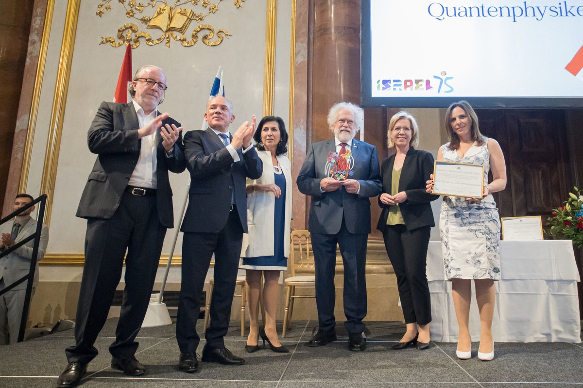 IsraelinAustria's tweet photo. Gestern feierten wir #Israel75 und die 🇮🇱🇦🇹 Freundschaft!

Im Beisein von BP @vanderbellen, BM Tanner, BM @lgewessler, BM @MagratheanTimes und BM Polaschek überreichte die Botschaft den #IsraelFriendshipAward 2023 an @wkoe Vizepräsidentin Martha Schultz und Prof. Anton Zeilinger. https://t.co/5oyxIylWvr