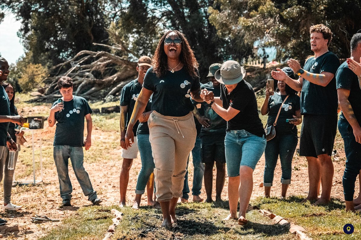 JUMO_WORLD's tweet image. 🔥If you can walk on fire, you can do anything! We place a lot of emphasis on building resilience, being bold and acting like an owner at JUMO. It helps us in our work, personal growth and relationships. #Firewalking #JUMOday