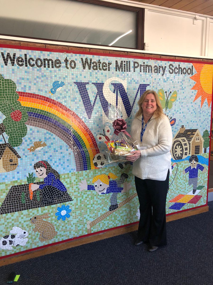 ApertureInfo's tweet photo. We attended the BASBM conference a few weeks back where we did a raffle for our book hamper. @WaterMill_bham were our winners!!! We hope everyone enjoys the new books📕#Photography #Schoolphotos #Education #school #Apertureportraits #digitalmarketing #groupphoto #BASBM #giveaway https://t.co/BgqBQbO48D