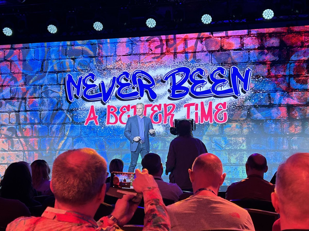 Extreme Networks CEO Ed Meyercord in the house!  #ExtremeConnect