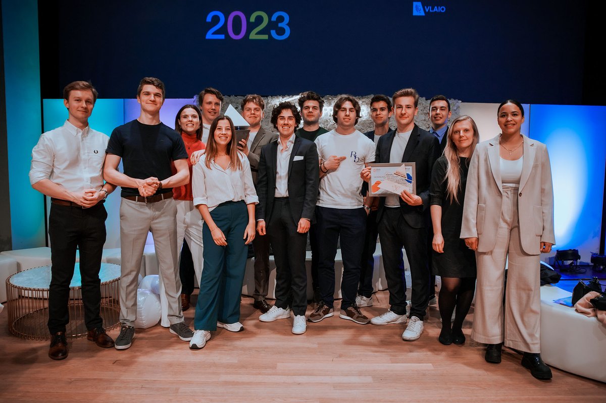 Emilio Van Der Linden, student aan de faculteit Economie en Bedrijfskunde, won de publieksprijs van de Gentrepreneur Awards 2023 met een oplossing om afvalbeheer slim en efficiënt te maken. Proficiat Emilio! ugent.be/nl/actueel/emi…