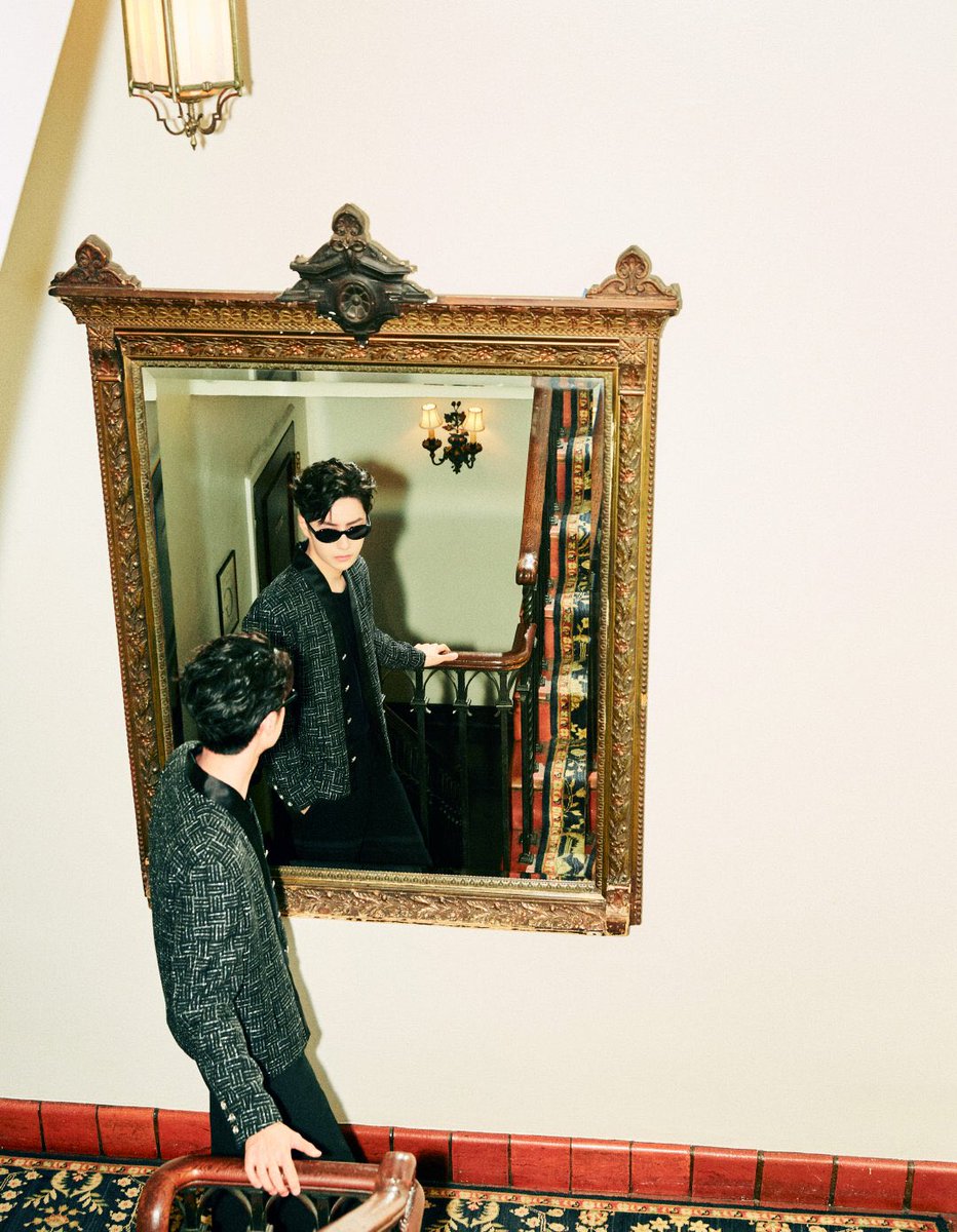 ELLEThailand's tweet photo. หล่อแบบสมกับเป็นท่าน! เก็บตกภาพของศิลปินหนุ่มสุดเท่ ‘หวังอี้ป๋อ’ กับครั้งแรกของเขาที่แฟชั่นโชว์ @CHANEL คอลเล็กชั่น Cruise 2023/24 ��ี่ลอสแอนเจลิส สหรัฐอเมริกา ในค่ำคืนที่ผ่านมา

Photo: Yibo-Official Weibo 
#WangYibo_CHANELCruise24
#CHANELCruise 
#WangYibo #王一博 #หวังอี้ป๋อ https://t.co/Pf0O4YteHu