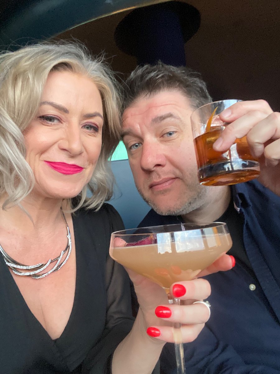 nitsohara's tweet photo. Cocktails, sunset view of the strip and a nervo inducing loo. https://t.co/E66ZVcXdVh