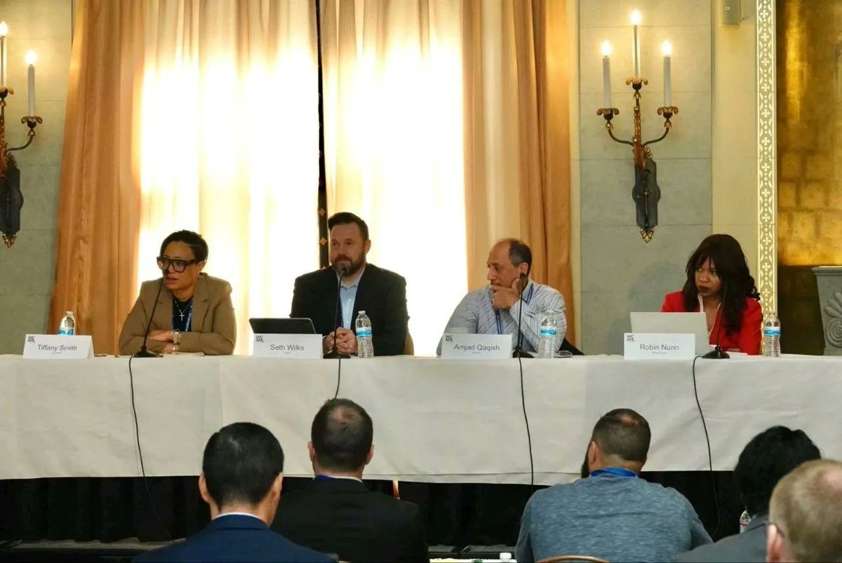 binance's tweet photo. Our Director of Global SAR Reporting, Amjad Qaqish, represented #Binance at the 30th Annual Conference of the West Coast AML Forum.

During the discussion, Amjad shared his thoughts about challenges in crypto and regulatory insights. https://t.co/cSnaAu6OEg