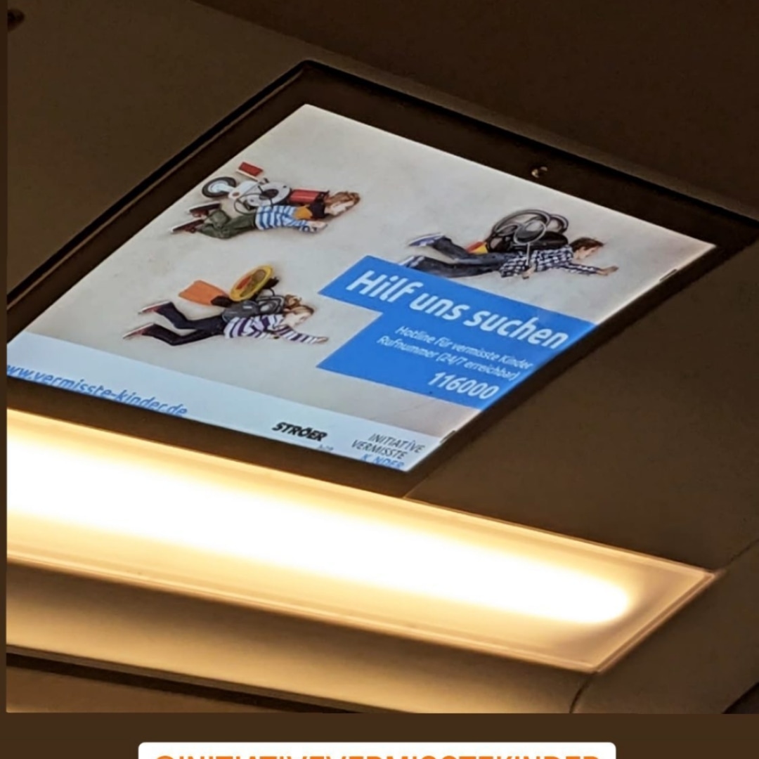 Mit der Aktion "Hilf uns suchen" möchten wir erreichen, dass möglichst viele Menschen auf die Thematik aufmerksam gemacht werden und sich aktiv an der #suche vermisster Kinder beteiligen.

Hierzu sind verschiedene Motive in der Hamburger U-Bahn zu sehen.

#vermisst #kinder