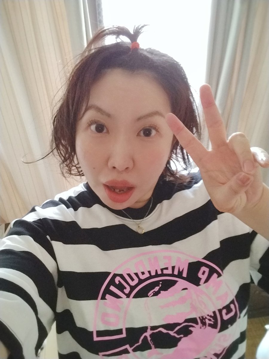 hitomi_joe's tweet photo. 大好きshunkaiのＴシャツで、下北まで！
行ってきゃ💓

カワイイ服お探しなら
#shunkai 
楽しい曲なら
#ひとみじょう
https://t.co/BdGoFshkoF https://t.co/fTVRrvqh8b