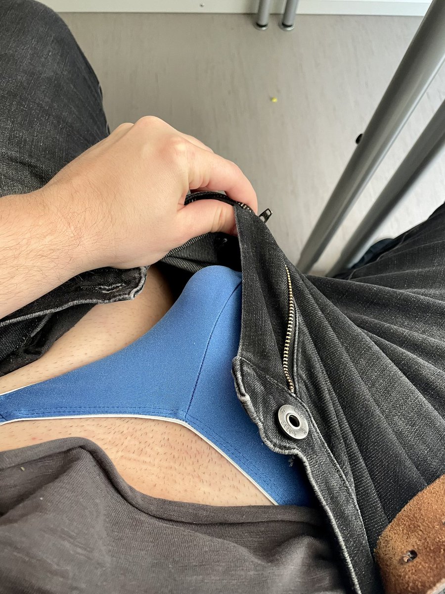 thonger89's tweet photo. #manthong #whaletail #thongbulge #gay https://t.co/DSIygTh4hF
