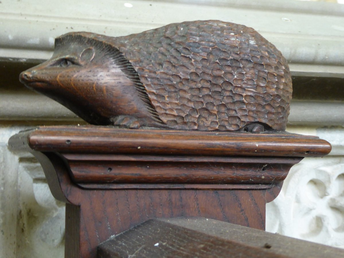 Moving on from the chap with the sword; this north chapel altar rail at Throwley is home to the loveliest family of hedgehogs. #Woodensday #Animalsinchurches #Kentchurches