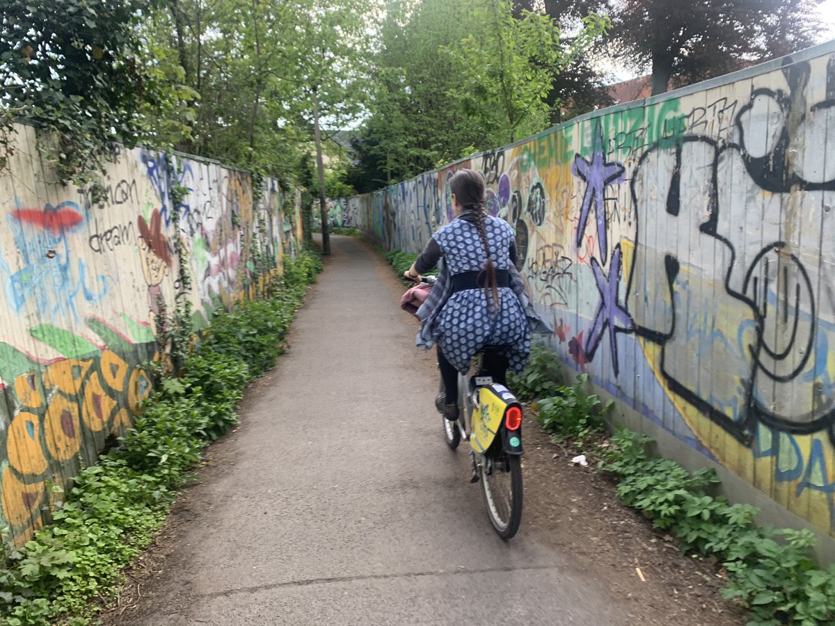 Thanks for the @nextbikebytier @VelocitySeries I don’t have network connectivity on the phone so @FionaBike and I got creative with free wifi at our apartment #vc23