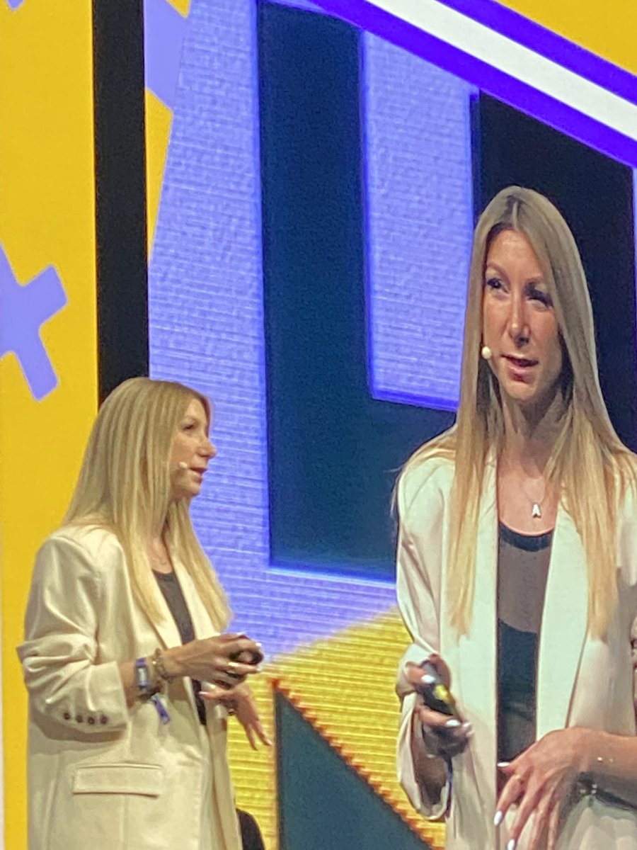 Tag 2 der #OMR2023 startet mit einer Key Note von Ann Katrin Schmitz (Novalanalove) zur Zukunft des Influencer Marketings: Wohin geht die Reise für die Creator Economy? Was kommt, was bleibt, was geht? 
#CoCreation #contentcreator #UGC #OMR23 #tiktokisierung <a href="/ak_schmitz/">Ann-Katrin Schmitz</a>