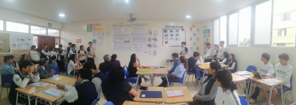 juarevalop's tweet photo. Celebración del Aprendizaje en Colegio Santa Ángela, un día lleno de alegría, encuentros y satisfacción. El proyecto de #VidaSaludable de la mano con @trilemaedu @CampusTrilema fue un primer paso de muchos otros! #ABP #SantaAngela #TrilemaPeru #Trilema #Lima #Peru https://t.co/P72MbAJMuy