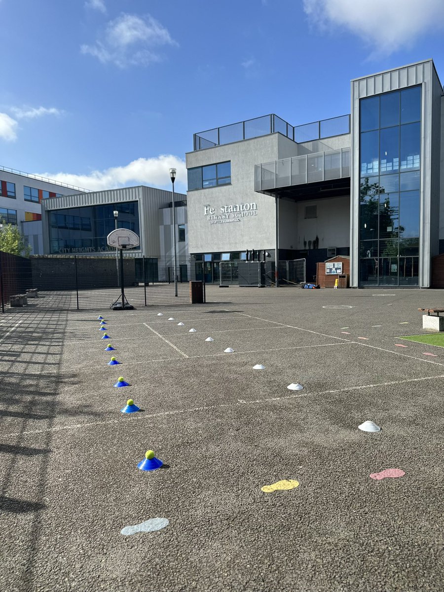 RiannaMM1's tweet photo. Fun game of hot potato to start off my year 3 cricket lesson at @FenstantonSch 
Can’t wait! @Moving_Matters #Cricket #PE #movingmatters https://t.co/a79NE3VBIM