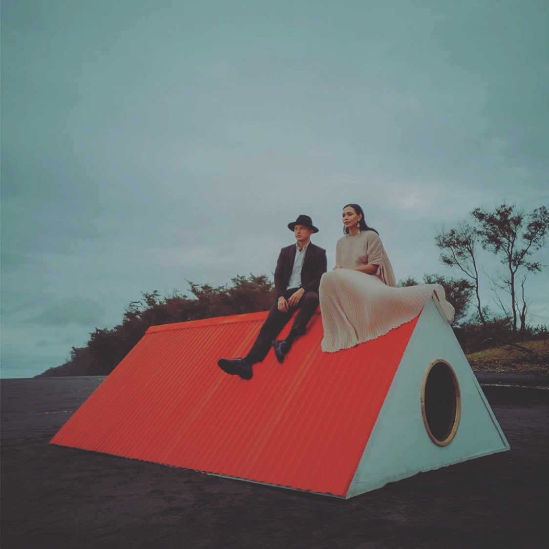 sulung88's tweet photo. Collaboration goals @AdiniaWirasti @nicsap @OPPOIndonesia https://t.co/3jKf1L7LMy