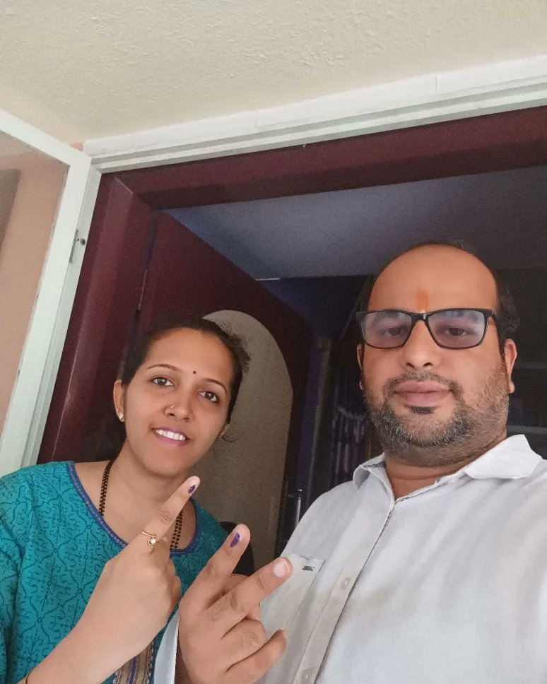 rshenoy87's tweet photo. Casted my vote with my family.
Please go and vote!!
Had Darshan of Bajrangbali prior to casting vote!! Hope Bajrangbali will give the RIGHT govt to the people of Karnataka
#RightVote
#KarnatakaElections2023 https://t.co/CknCOy4sRF