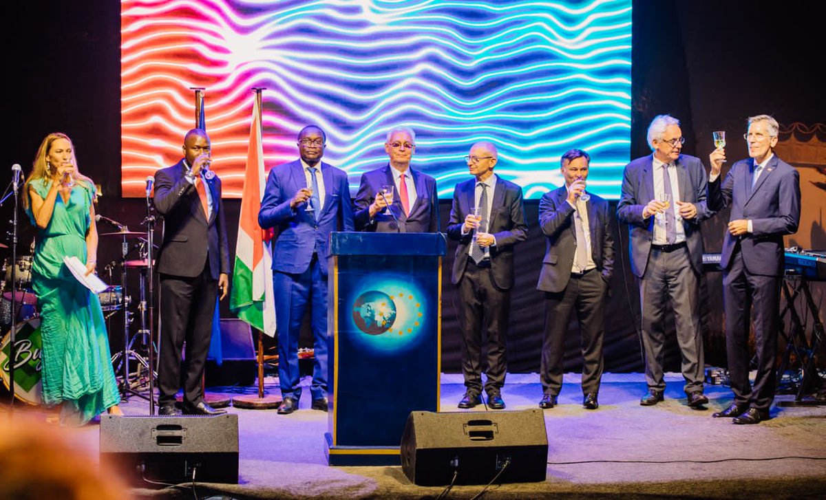 Le Secrétaire Permanent au Ministère des Affaires Étrangères et de la Coopération au Développement M. Ferdinand Bashikako a représenté le Ministre ce 9 mai 2023 dans les cérémonies de célébration de la Journée de l'Europe. <a href="/UEauBurundi/">UE au Burundi</a>