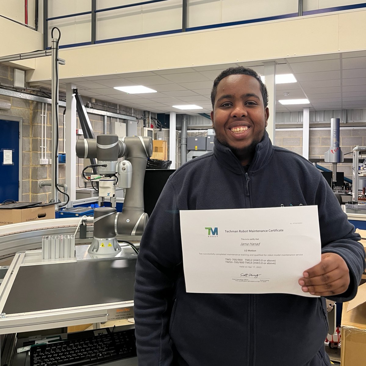 lgmotion's tweet image. A big round of applause to Hanad and Christopher for completing their @techmanrobot maintenance training! Well done guys, keep up the hard work!👏

loom.ly/ZOetPdg

#Training #TechmanRobot #Cobot #LGMotion