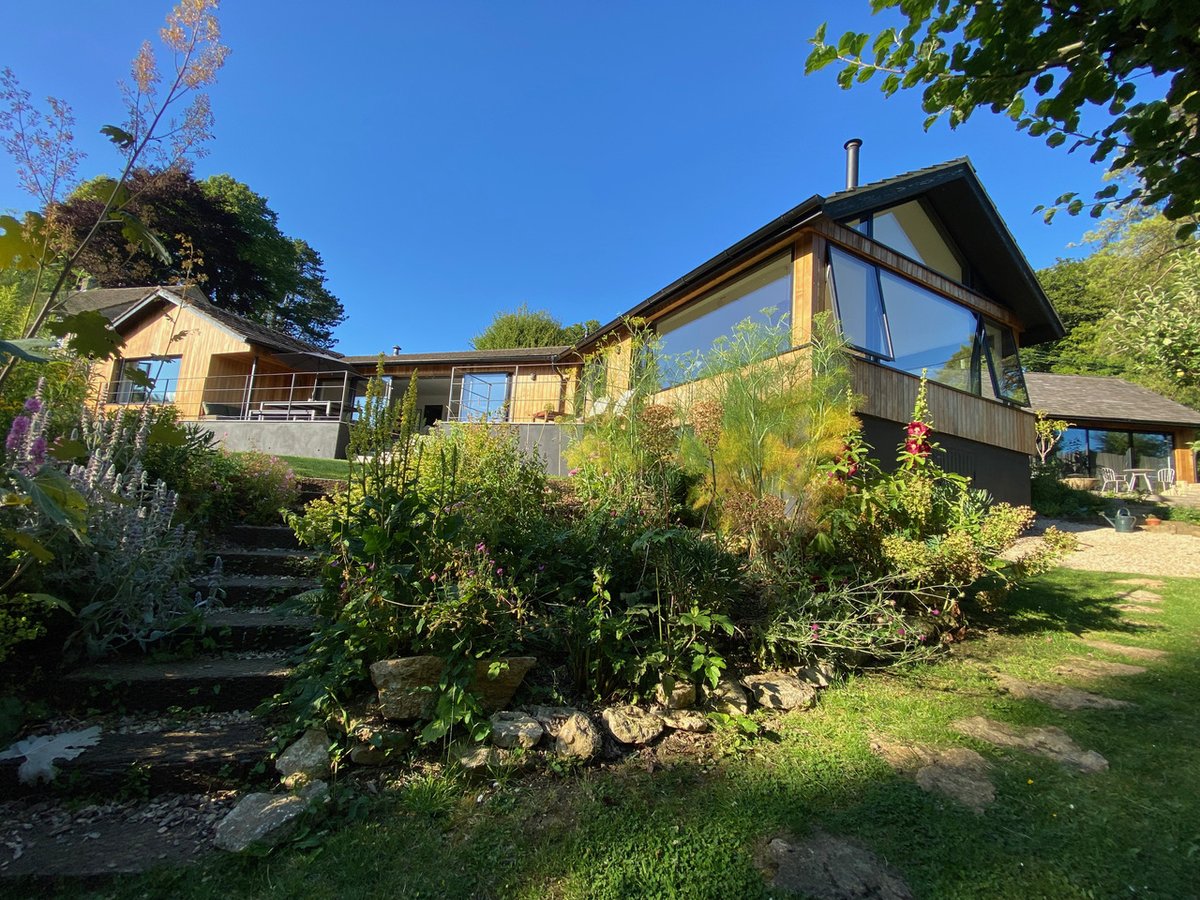 dialectwriters's tweet photo. Need to get some focus and crack on with a project? Join us for a day retreat, Friday 19th May at The Hide, Pinfarthings, just off Minchinhampton Common, #Gloucestershire

Pls RT and share the love! #writerslift #writingcommunity #writing 
https://t.co/E3t8QL9Qe9 https://t.co/aPYQb0pWgl