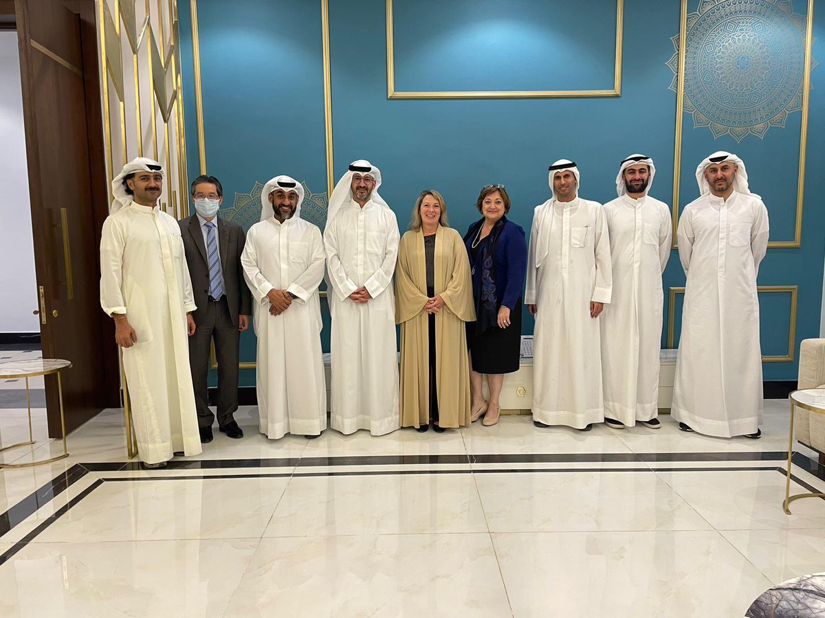 U.S. Embassy Kuwait (@usembassyq8) on Twitter photo Under the umbrella of women’s economic security, <a href="/mindshiftcap/">Mindshift Capital</a> CEO Heather Henyon <a href="/HHenyon/">Heather Henyon</a> visited 🇰🇼 to discuss the benefits of gender-lens investing with local businesswomen, entrepreneurs, and investors. Did you know that only 0.1% of venture capital flows to women-led firms Under the umbrella of women’s economic security, <a href="/mindshiftcap/">Mindshift Capital</a> CEO Heather Henyon <a href="/HHenyon/">Heather Henyon</a> visited 🇰🇼 to discuss the benefits of gender-lens investing with local businesswomen, entrepreneurs, and investors. Did you know that only 0.1% of venture capital flows to women-led firms